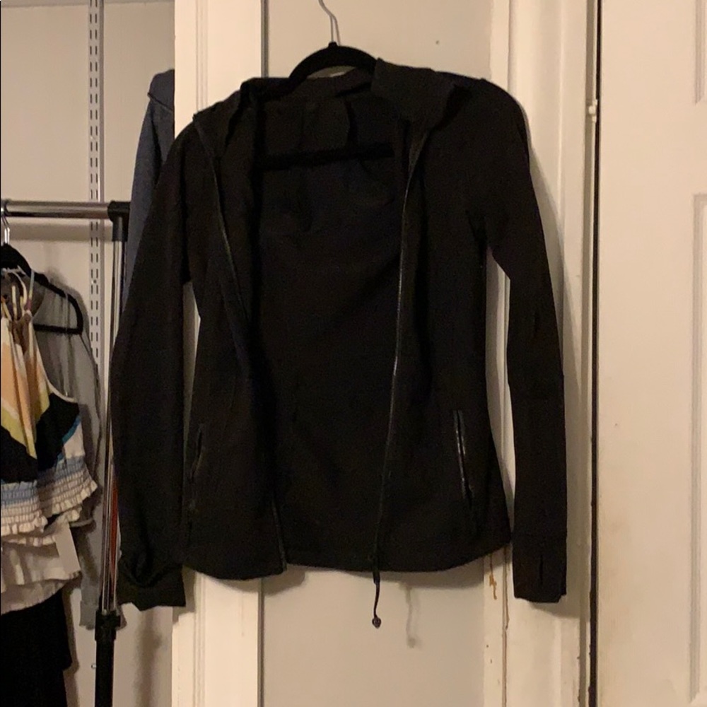 black lululemon jacket